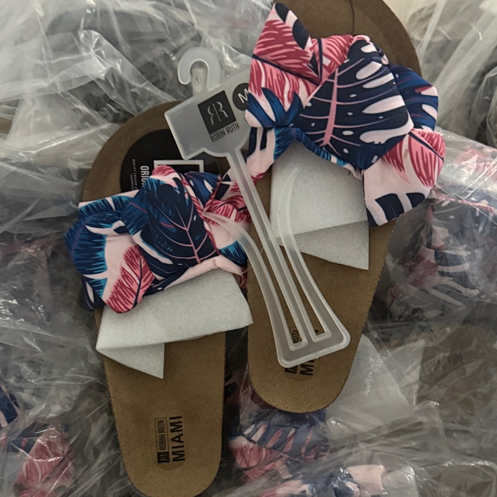 Robin Ruth Pink and Blue Leaf Sandals